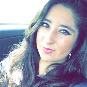 Meet your Posher, Raquel